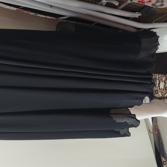 Beautiful Black dress - Picture 7 of 8